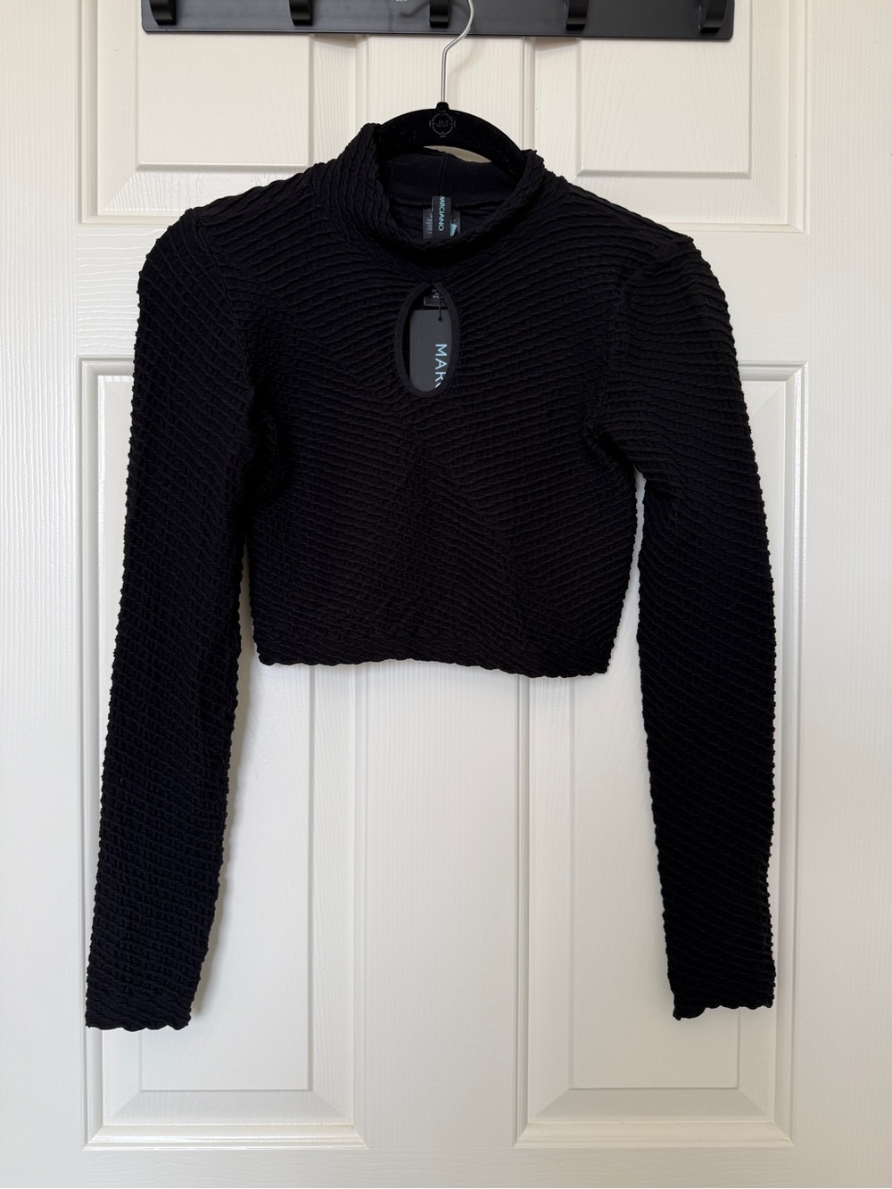 NWT Ribbed Marciano Long Sleeve Crop Top XS/S